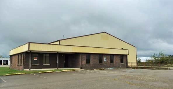 Industrial/ Flex Space: 3650 W Willoughby Dr, Edinburgh, IN 46124